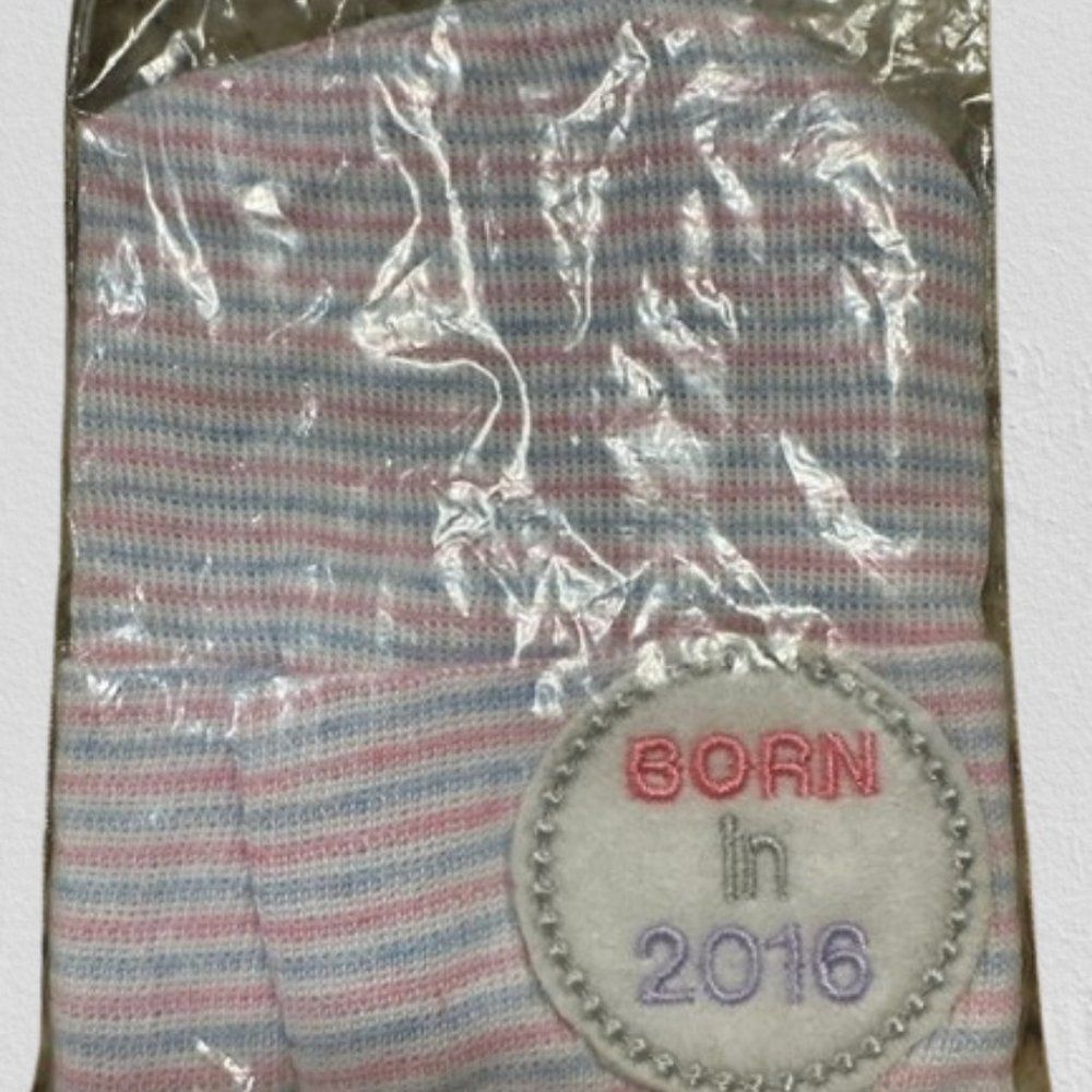 Multicolored Newborn Hat with "Born in 2016" NB396 new
